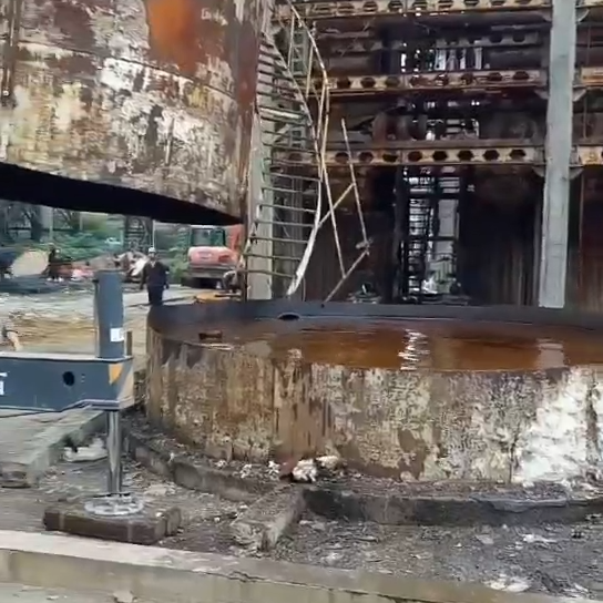 杜絕明火隱患，鋼廠罐體水切割拆除